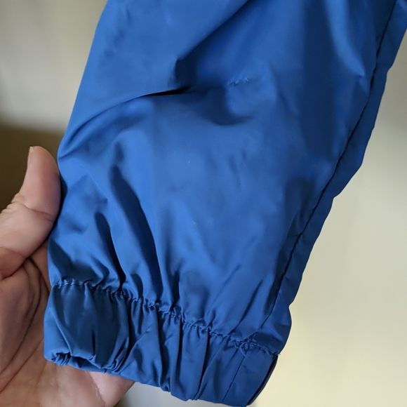 BENCH | Lightweight Windbreaker - Picture 4 of 7